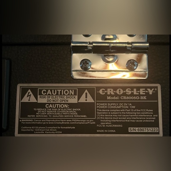 New Open Box Crosley Model:CR8005G-BK S/N:690751223 Travel TurnTable . - Picture 4 of 16